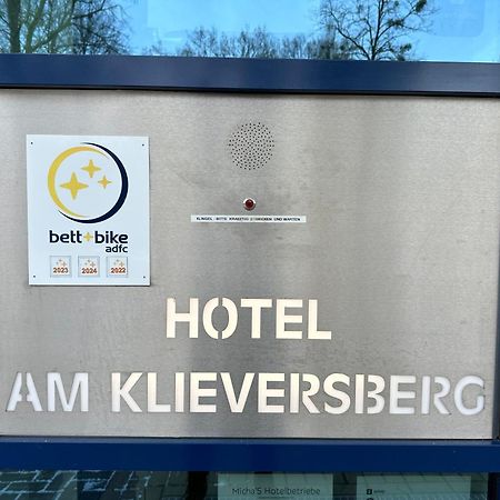 וולפסבורג Hotel Am Klieversberg מראה חיצוני תמונה