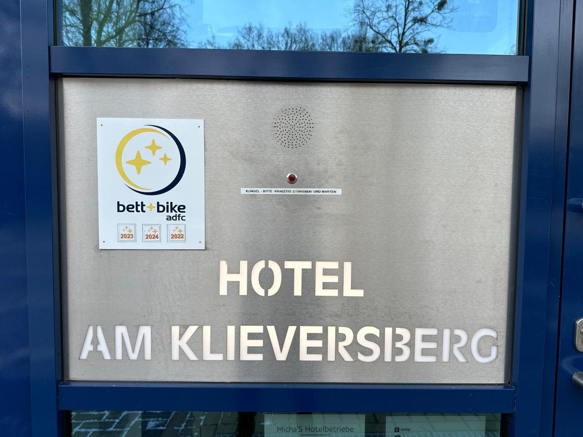 וולפסבורג Hotel Am Klieversberg מראה חיצוני תמונה