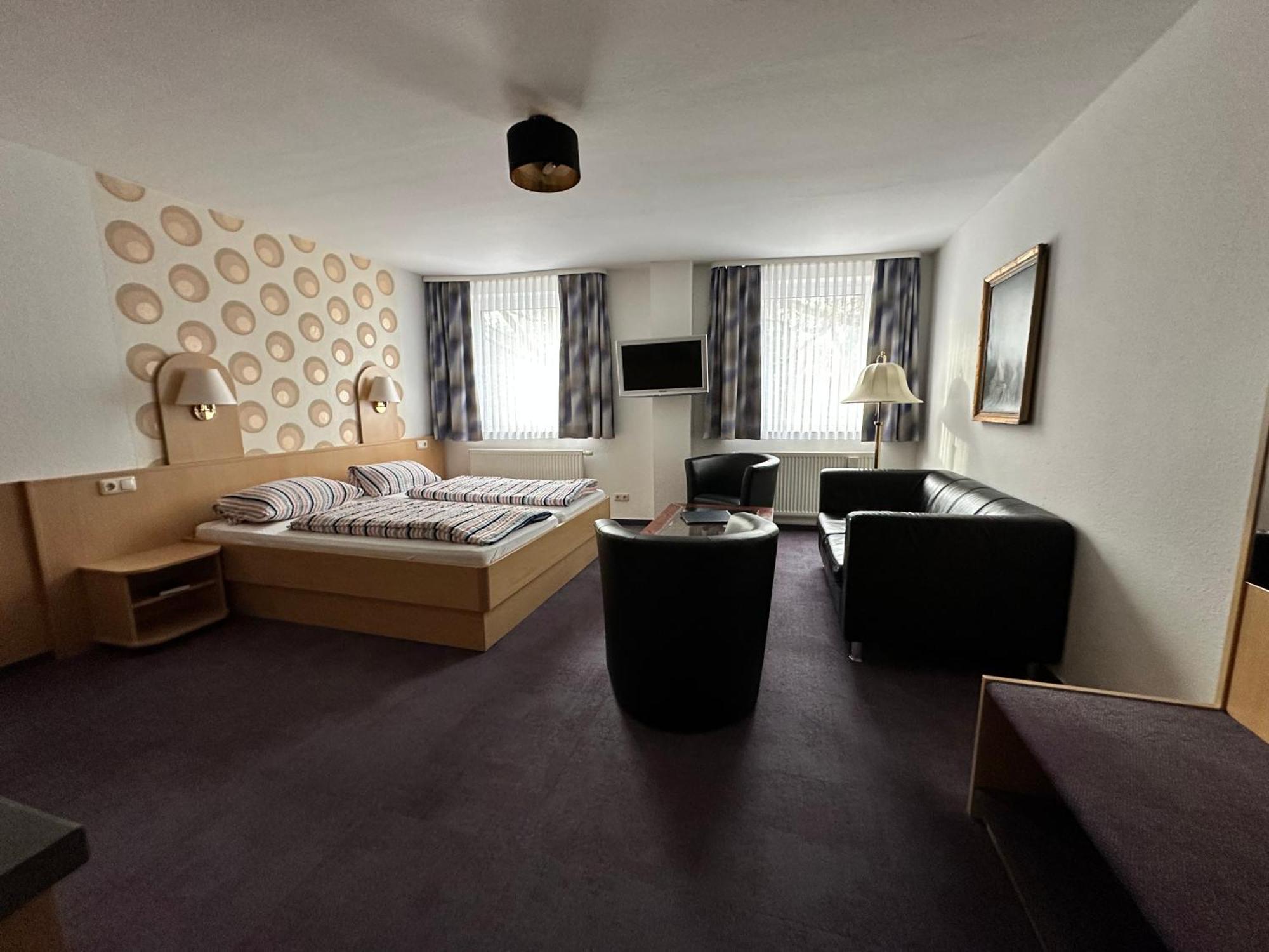 וולפסבורג Hotel Am Klieversberg מראה חיצוני תמונה