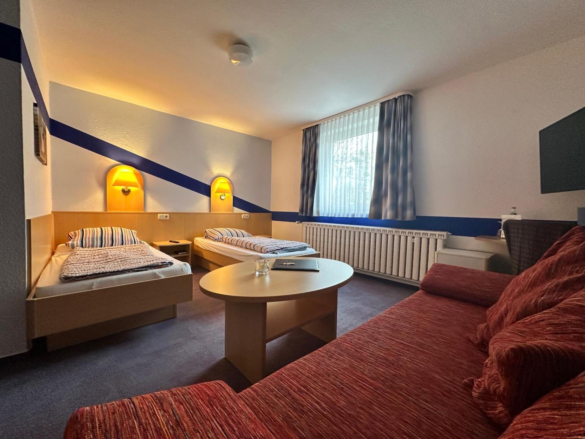 וולפסבורג Hotel Am Klieversberg מראה חיצוני תמונה